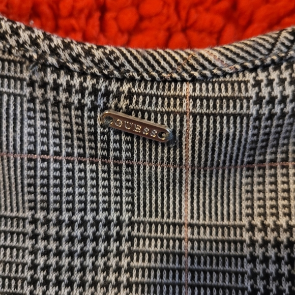 Guess Cropped Tank - Picture 5 of 5